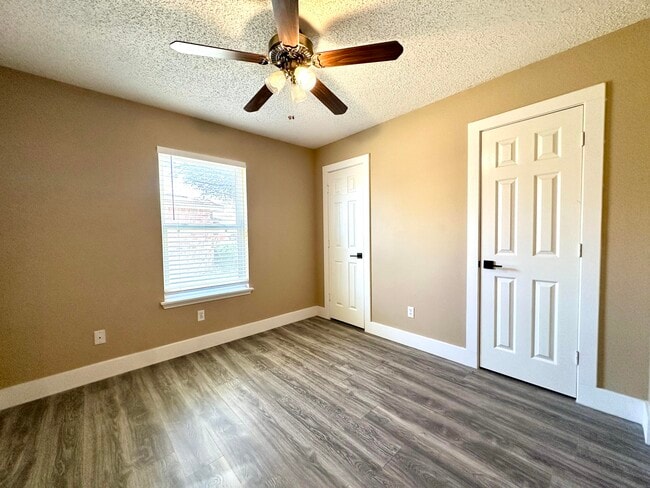 Building Photo - 6106 9th St