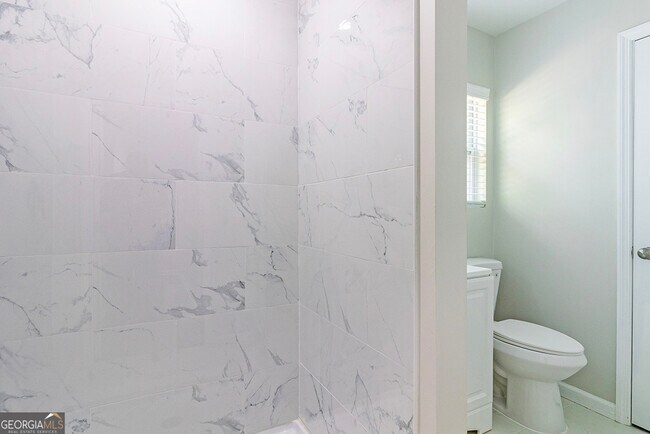 Building Photo - 789 Main St