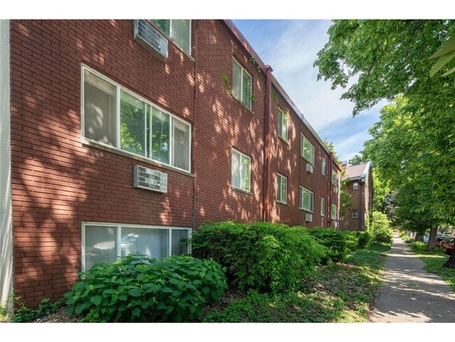 Building Photo - 2112 Garfield Ave
