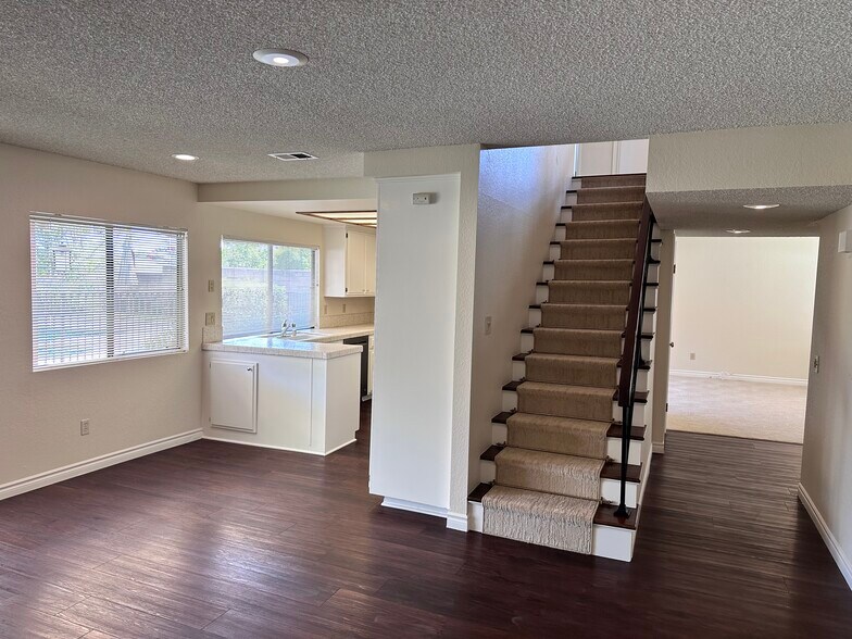 Building Photo - 3218 Tannencrest Dr