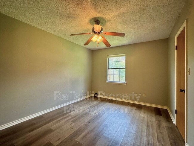 Building Photo - 315 Brookwood Dr