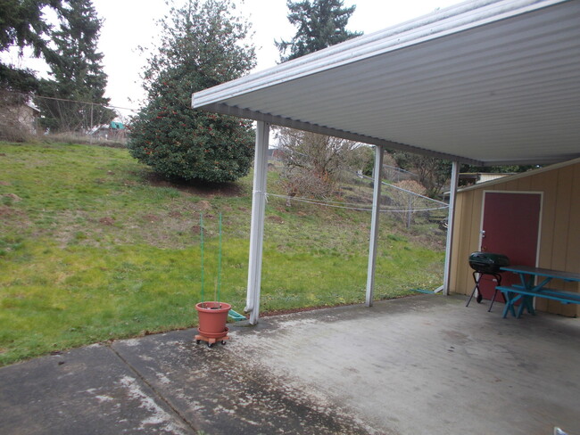 Building Photo - Spacious Updated 2 Bedroom in Renton with ...