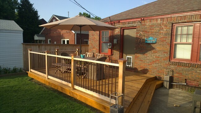 Building Photo - 840 S Knoxville Ave