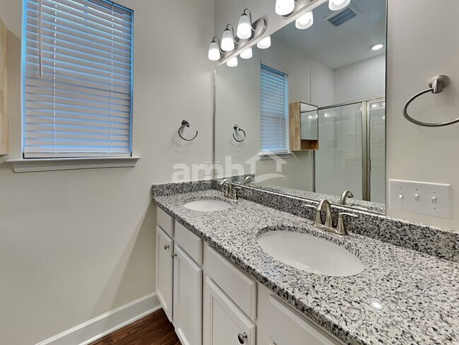 Building Photo - 3110 Esquire Dr