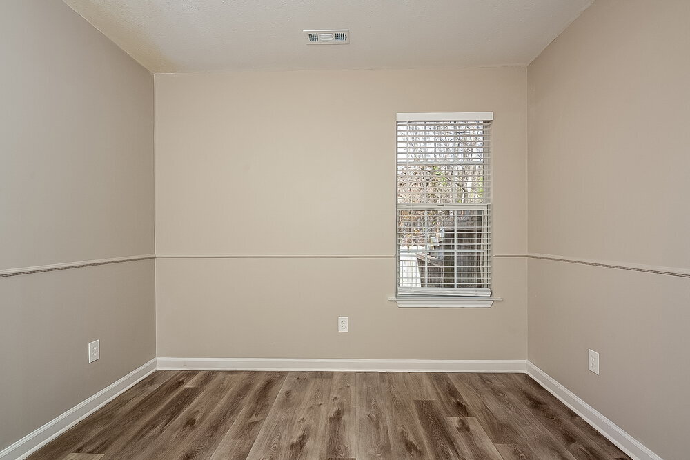 Building Photo - 3060 Century Ln
