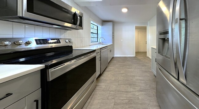 Building Photo - 2928 W Elrod Ave