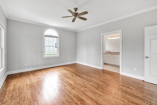 Building Photo - 70 Maple Oak Dr