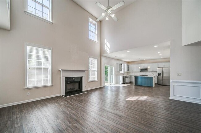 Building Photo - 853 Van Briggle Path NE