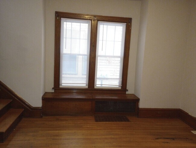 Building Photo - OSU 2 Bedroom Duplex