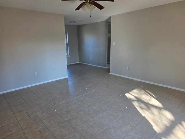 Building Photo - 13101 Dedeaux Rd