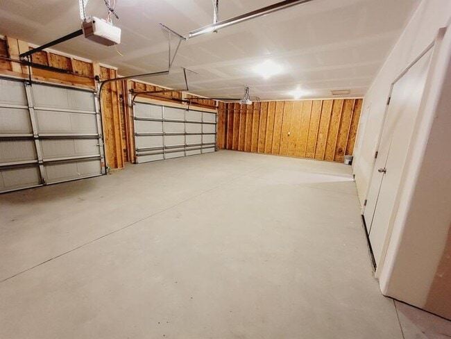 Building Photo - 5289 N Toben Ct