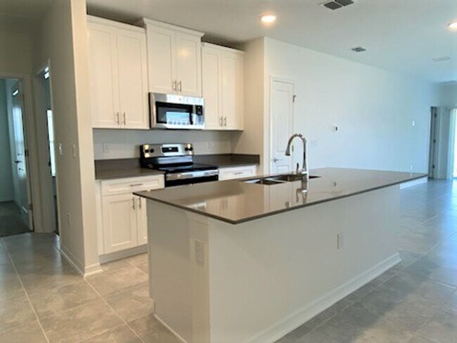 Building Photo - Gorgeous 3 Bedroom Home in the Preserve at...
