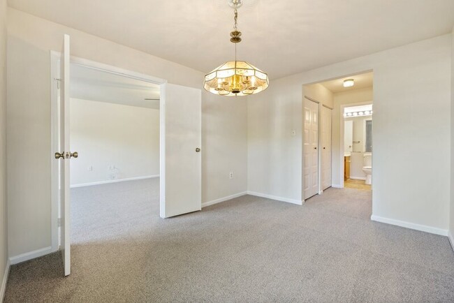 Building Photo - 7511 Belle Grae Dr