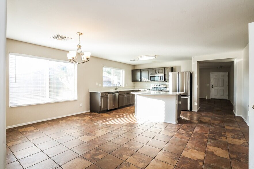 Building Photo - 7123 S 31st Dr