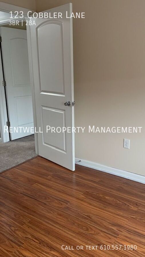 Building Photo - 123 Cobbler Ln