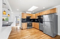 Building Photo - 407 Joost Ave