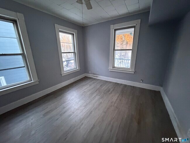 Building Photo - 29 Silver St