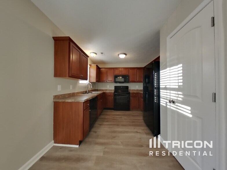Building Photo - 706 Cottoncloud Dr