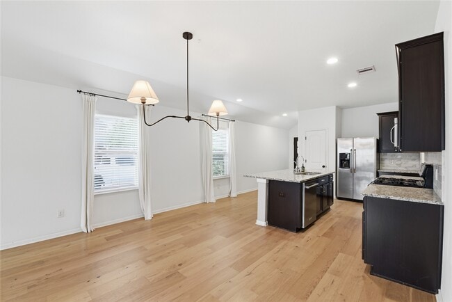 Building Photo - 1617 Park Promenade Pl