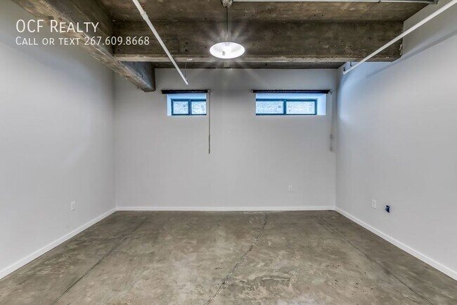 Building Photo - 4800 Brown St
