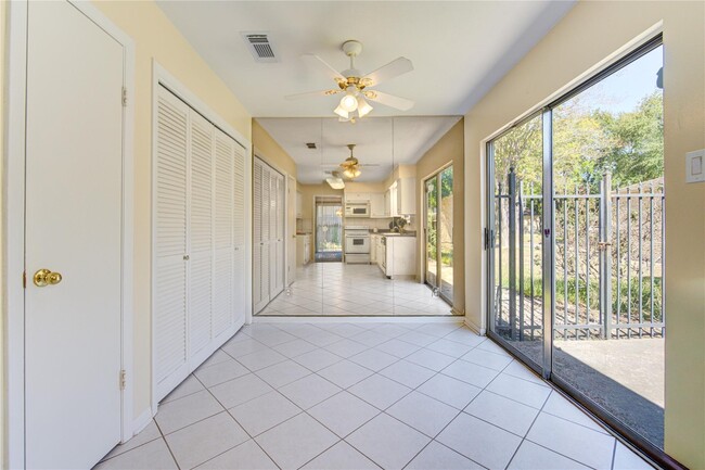 Building Photo - 1927 Ash Meadow Dr