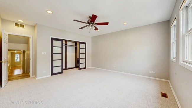 Building Photo - 708 W Aldine Ave