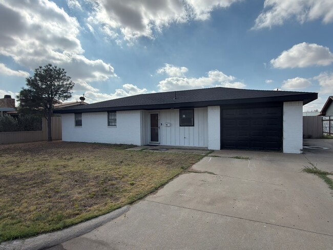 Building Photo - 1805 S Bryan Ave