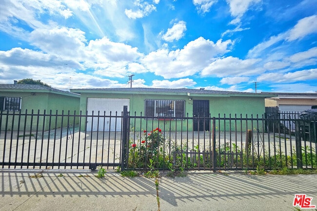 Building Photo - 1214 E 82nd St