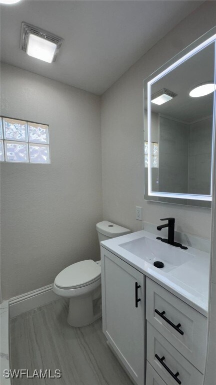 Building Photo - 2393 Staver St