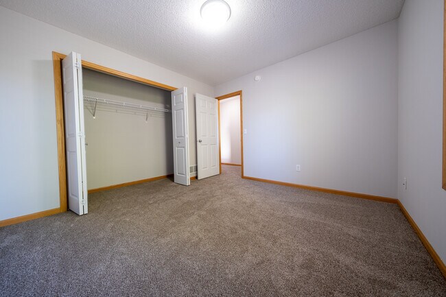 Building Photo - 12101 Waconia Cir NE