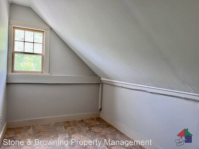 Building Photo - 3 br, 1.5 bath House - 83 South Main St.