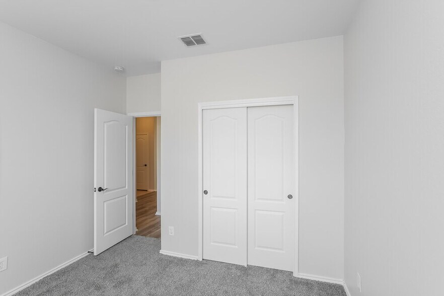 Building Photo - 7422 Silent Hills