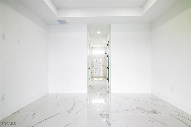 Building Photo - 829 NW 29th Ave