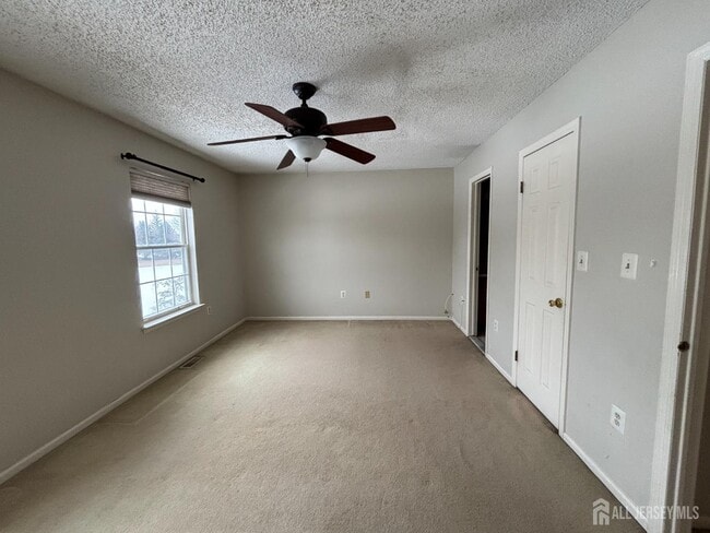 Building Photo - 62 Colleen Ct