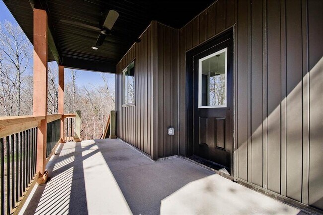 Building Photo - 2 Haslemere Dr