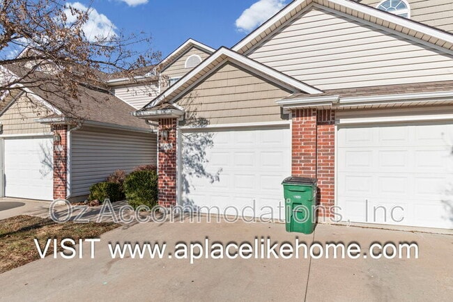 Building Photo - 803 SW Imperial Ln