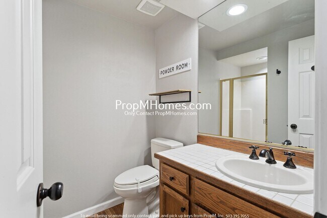 Building Photo - Updated Three Bedroom Home in Tigard!