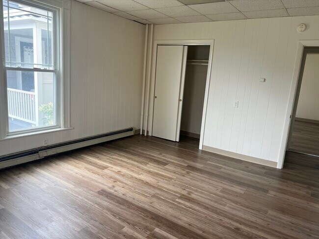 Building Photo - 355 Winthrop St
