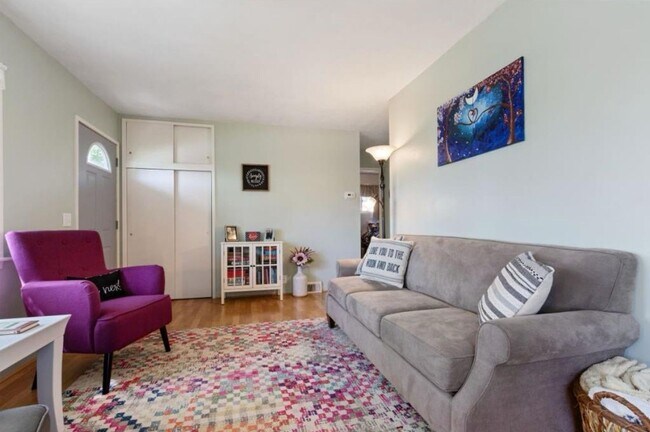 Building Photo - Gorgeous 4BR/2BA Home with Finished Lower ...