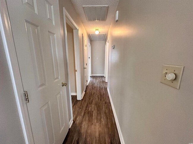 Building Photo - 6536 Valene Ct