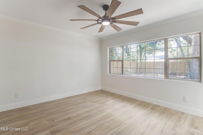 Building Photo - 175 St Charles Ave