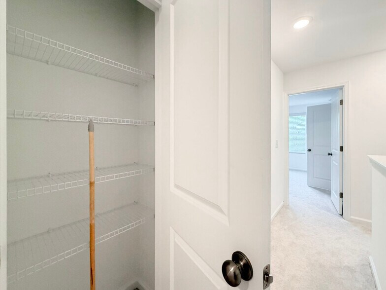 Building Photo - 3611 Elm Grove Ln