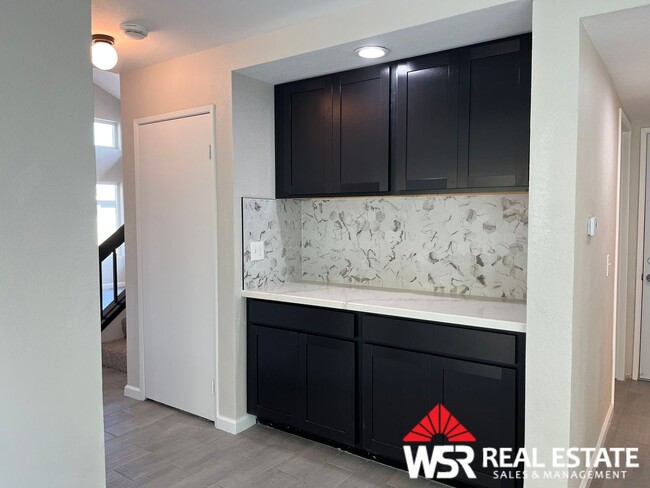 Building Photo - Stunning 4-Bedroom Remodeled Home for Rent...