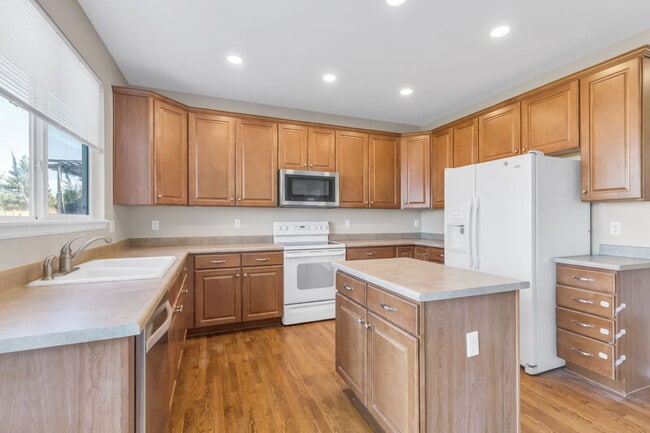 Building Photo - 10257 Quintero St