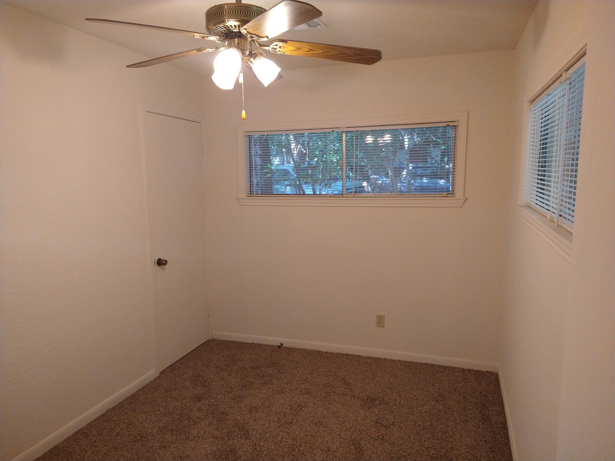 Bedroom - 6040 Cessna Dr