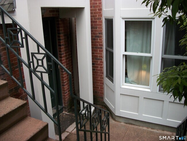 Building Photo - 95 Audubon St