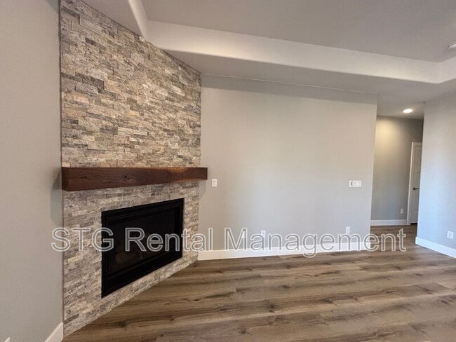 Building Photo - 1792 W 150 S