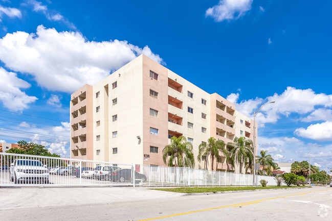 Building Photo - Valencia Towers