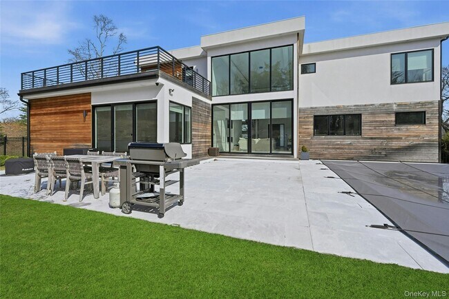 Building Photo - 43 Smugglers Path