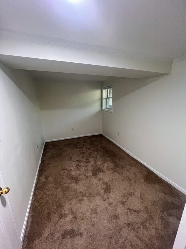 Building Photo - 5602 Hawthorne St